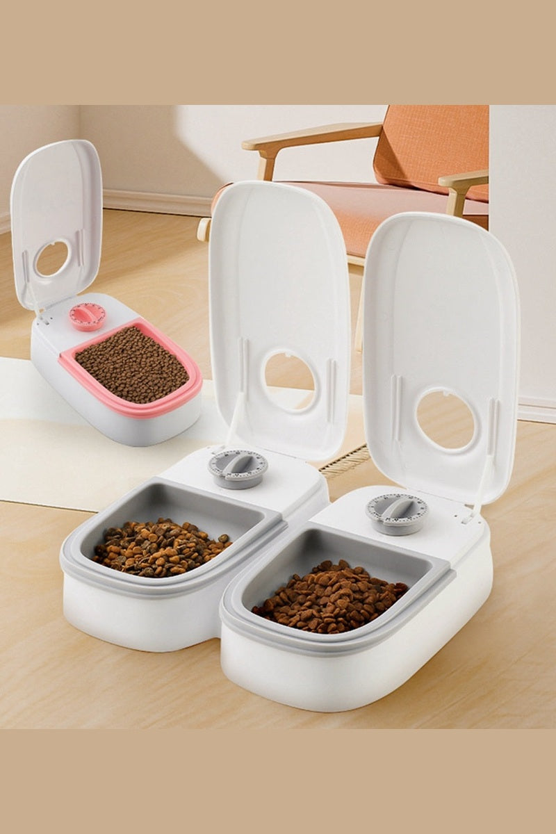 Automatic pet food dispenser for dogs and cats